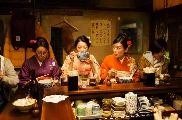 日本上厕所“贼尴尬”，女游客脸红体验，网友：换做我也会