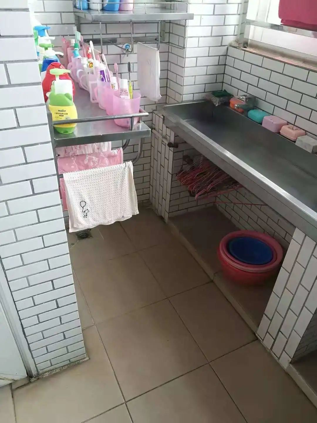 一年级就要住宿？民办小学宿舍大pk，带你深入各小学宿舍现场