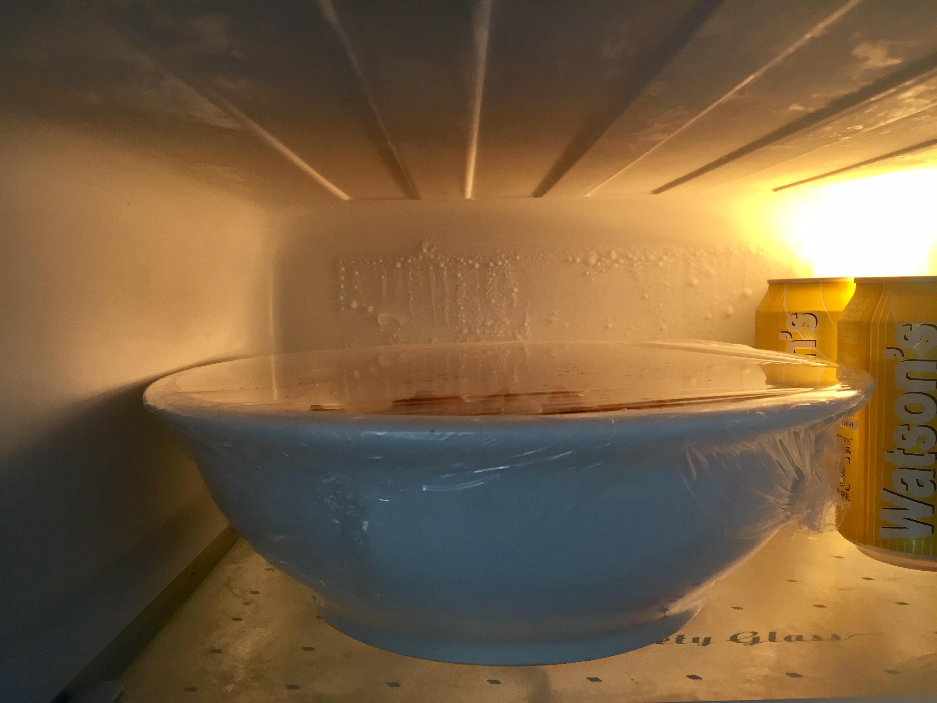 冰箱冷藏室积水、结冰怎么办？问题不严重，自己动手就能解决