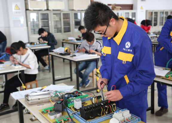 同样是大专，高等专科VS职业技术学院，区别不小，你选对了吗？