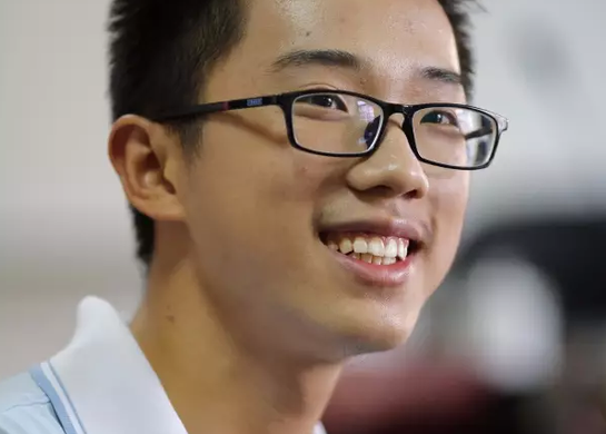 高考692分的福建理科状元，考取清华物理系，希望尝试科研之路