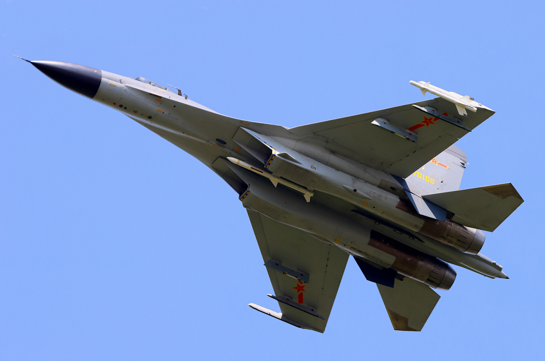 800�ܶ�500�ܣ�����������������ϣ��ж���������ս������Ա�