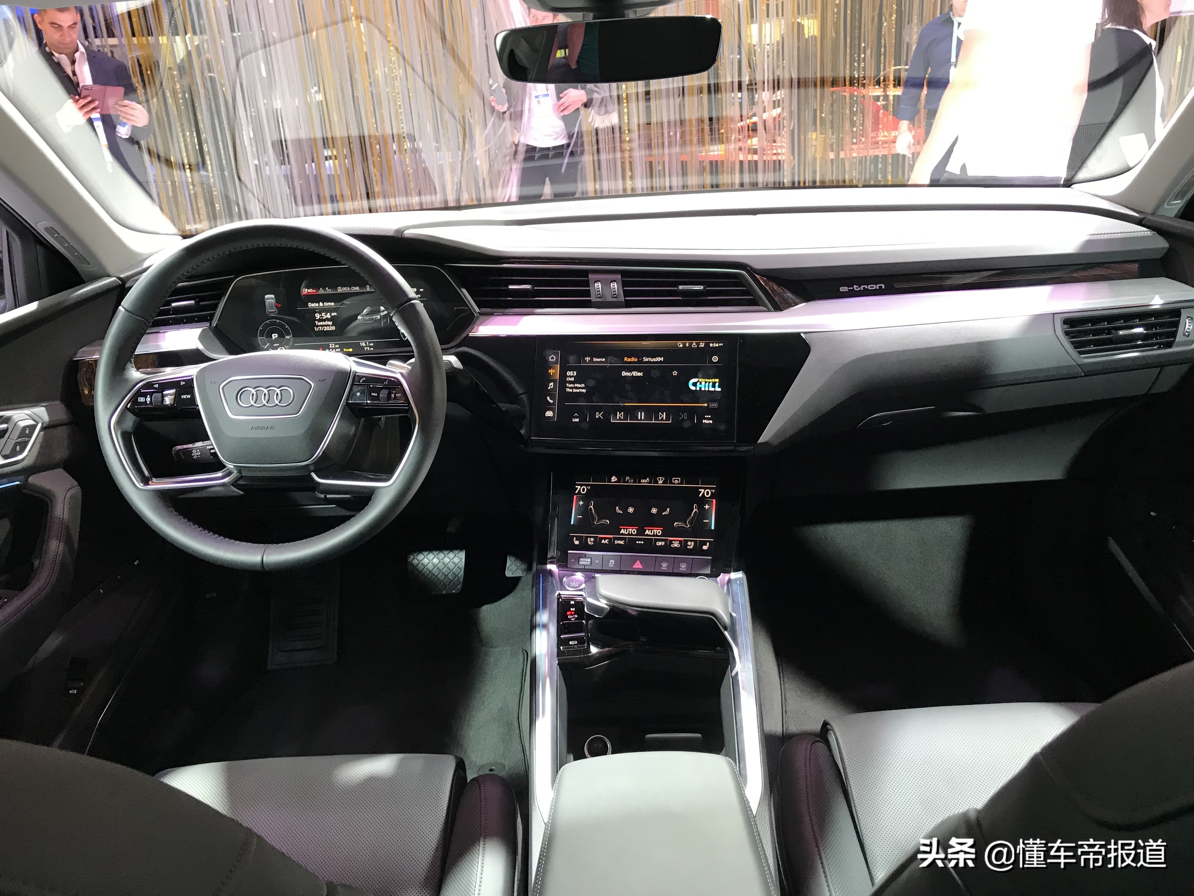 新车 | 原装进口电动轿跑SUV！奥迪e-tron Sportback亮相上海车展