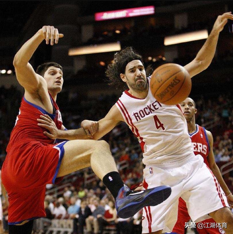 查克海耶斯为什么能在nba(啥来头？场均1.3分的落选秀，能在NBA当2年老大，后被高薪挖走)