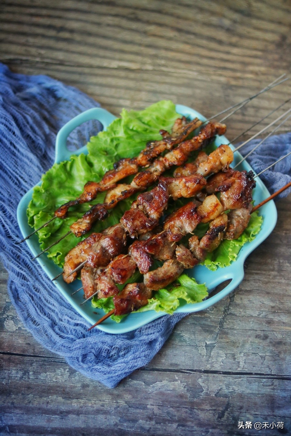 烧烤腌肉(肉串想好吃腌制很重要,家常做法干净卫生,比路边摊还香)