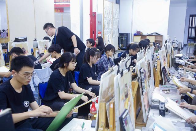 四川美术学院本科专业介绍，往年录取分参考，冲刺校考指南