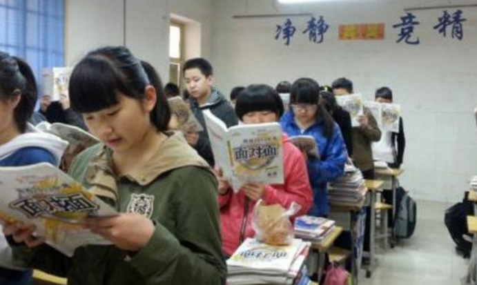 都2020年了！为啥还有人反对学习英语？高考取消英语可行吗？