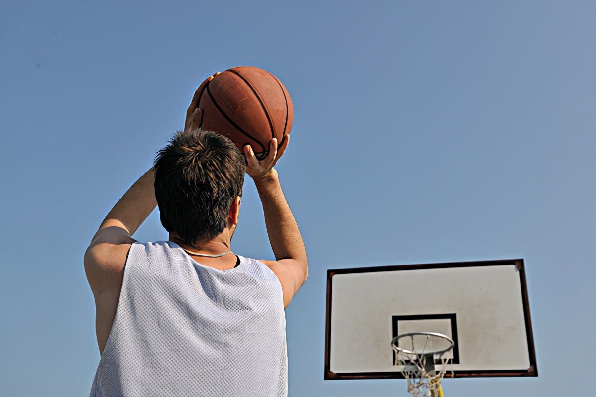 有哪些写nba的小说好看(假如你成为一名篮球巨星是种什么体验？推荐4本热血的篮球类小说)