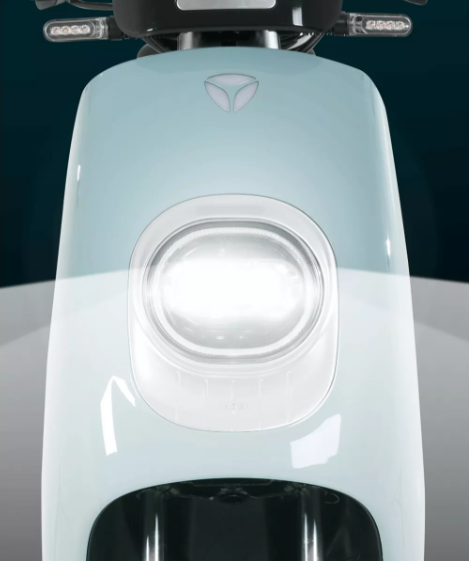 雅迪發布新款電動車，號稱可以邊騎邊充電，一次隨便跑100公里