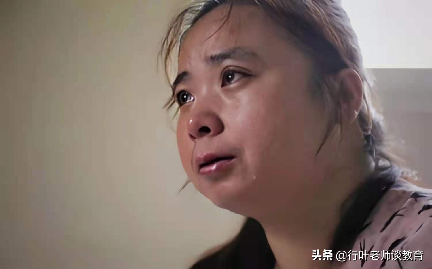 高考442分被985大学录取，父母大摆宴席，却被班主任老师“打”醒