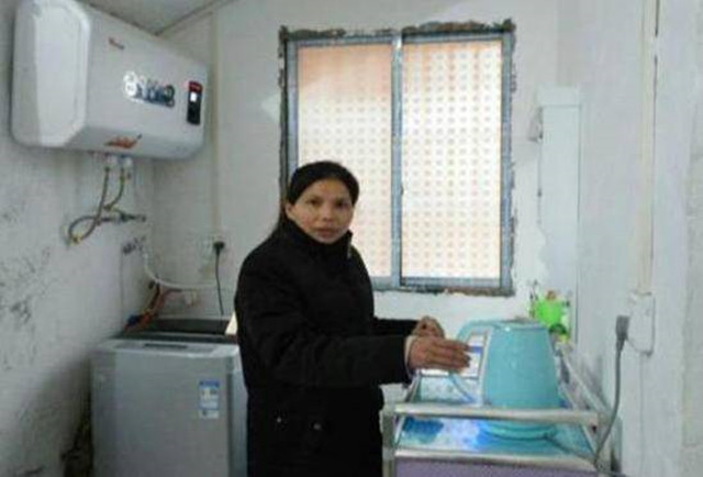 1994年高考：她692分入人大，毕业却无处就业，二婚嫁低保户傍身