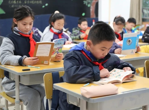 双减落地后，“公办”和“民办”小学的差距凸显，已有家长后悔