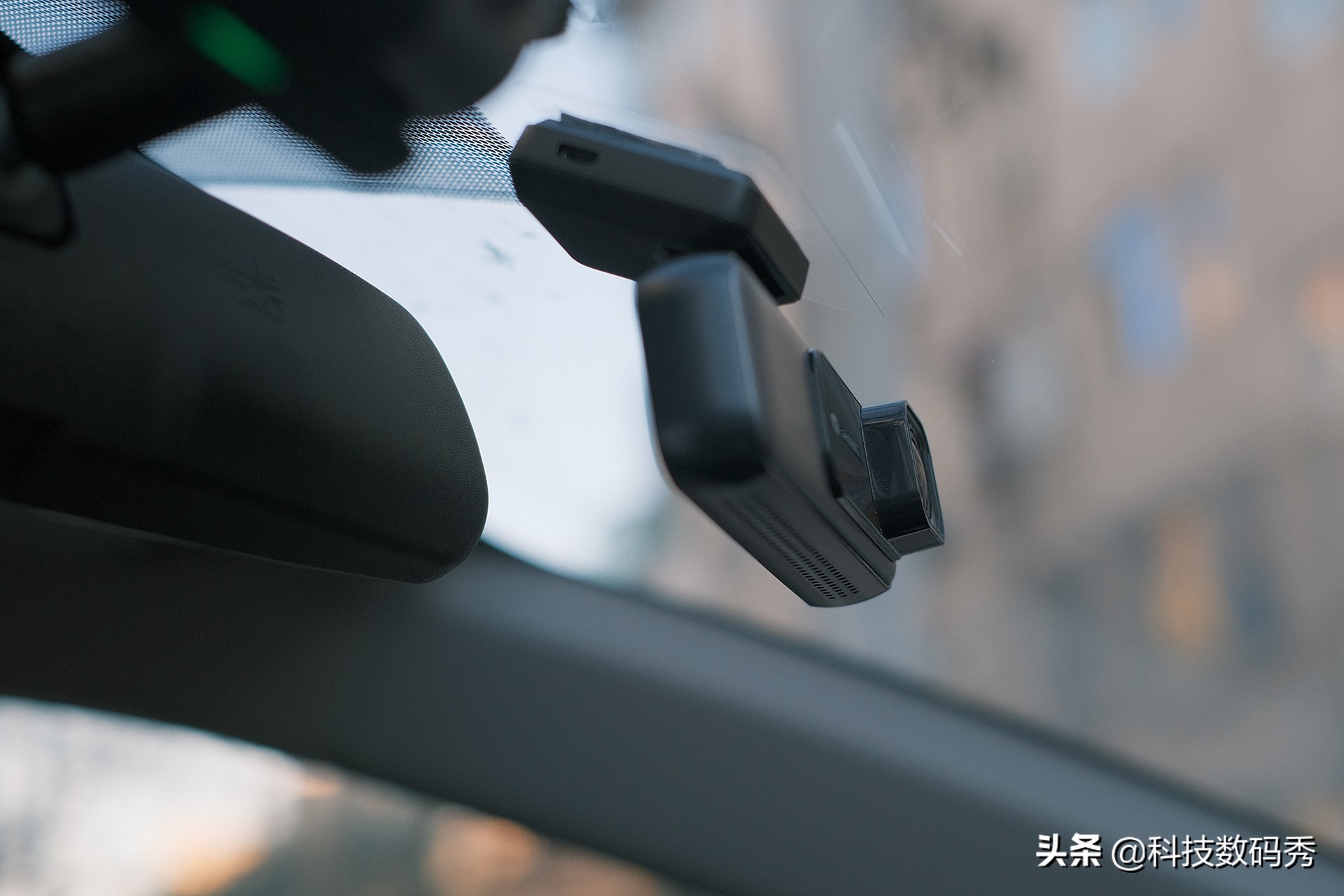 3K畫質自帶電子狗，360行車記錄儀K680，不管白天還是晚上都清晰