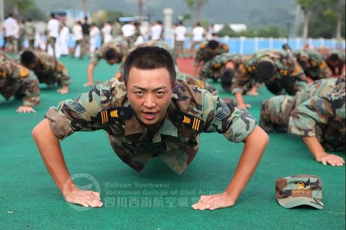 这座童话古堡是四川最美大学，未来中国机长的摇篮