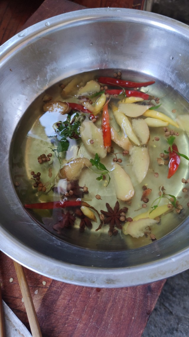 泡皮肉怎么做好吃又简单农家家常泡椒猪皮做法