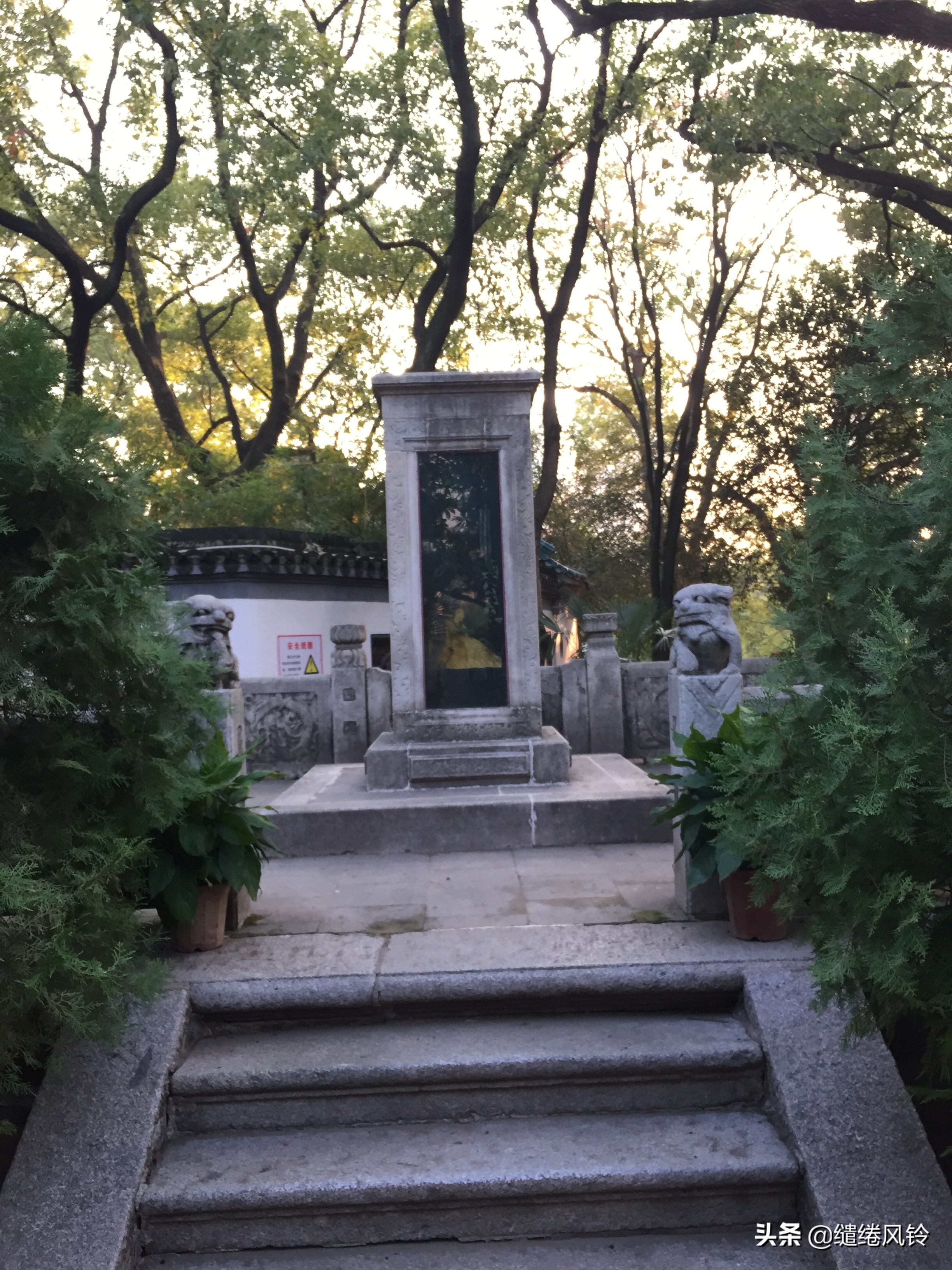 古琴台景区的主要景点归纳起来有:俞伯牙与钟子期结为知音的故事情节"