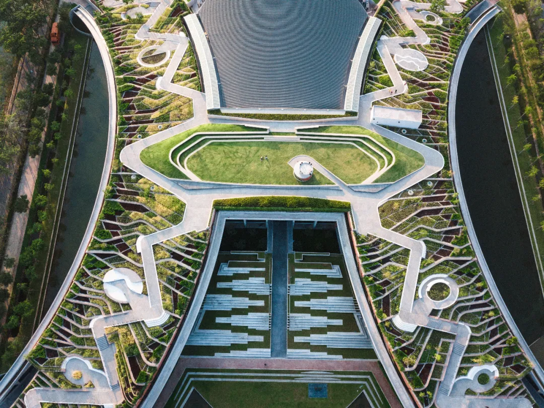 泰国国立法政大学城市屋顶农场——校园里的循环经济