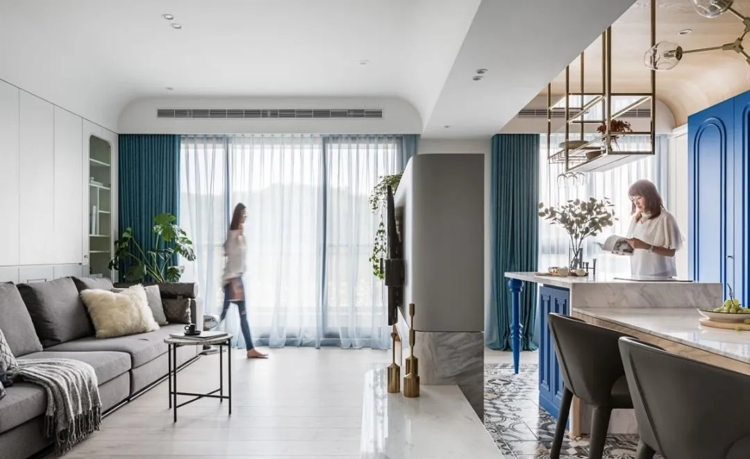 小户型客厅餐厅一体化装修效果图，聪明人这样设计更显 spacious