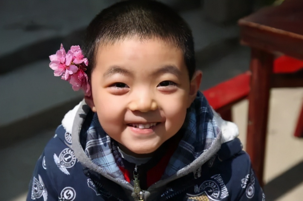 小学生作文《怀孕》走红，内容引人瞩目，老师：知道负责就很好