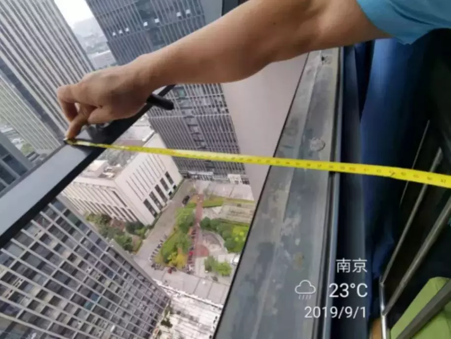 悲痛!“211”大学生刚毕业就跳楼自杀,去世前1年56笔网贷申请,死后家人仍被催债