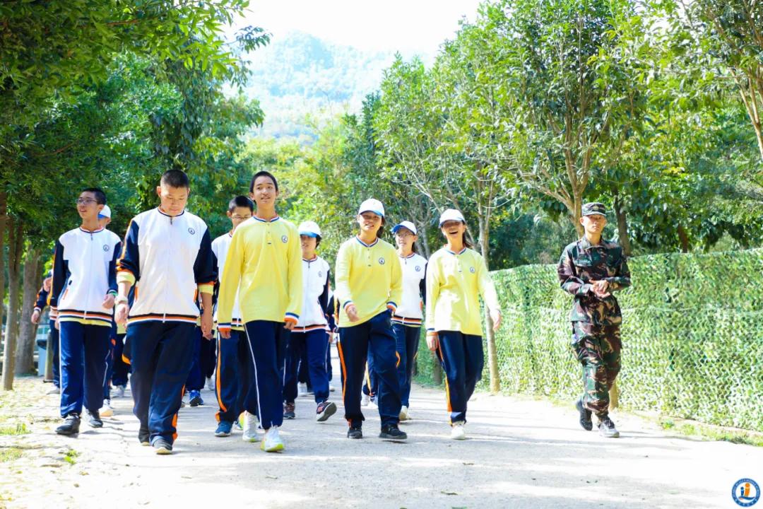 应该像老鹰队学习(天朗气清 丹枫迎秋——台江校区鹰之队秋游记)