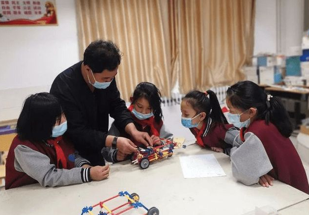 九年一贯制学校真的来了，小升初压力得到缓解，家长表示等到了