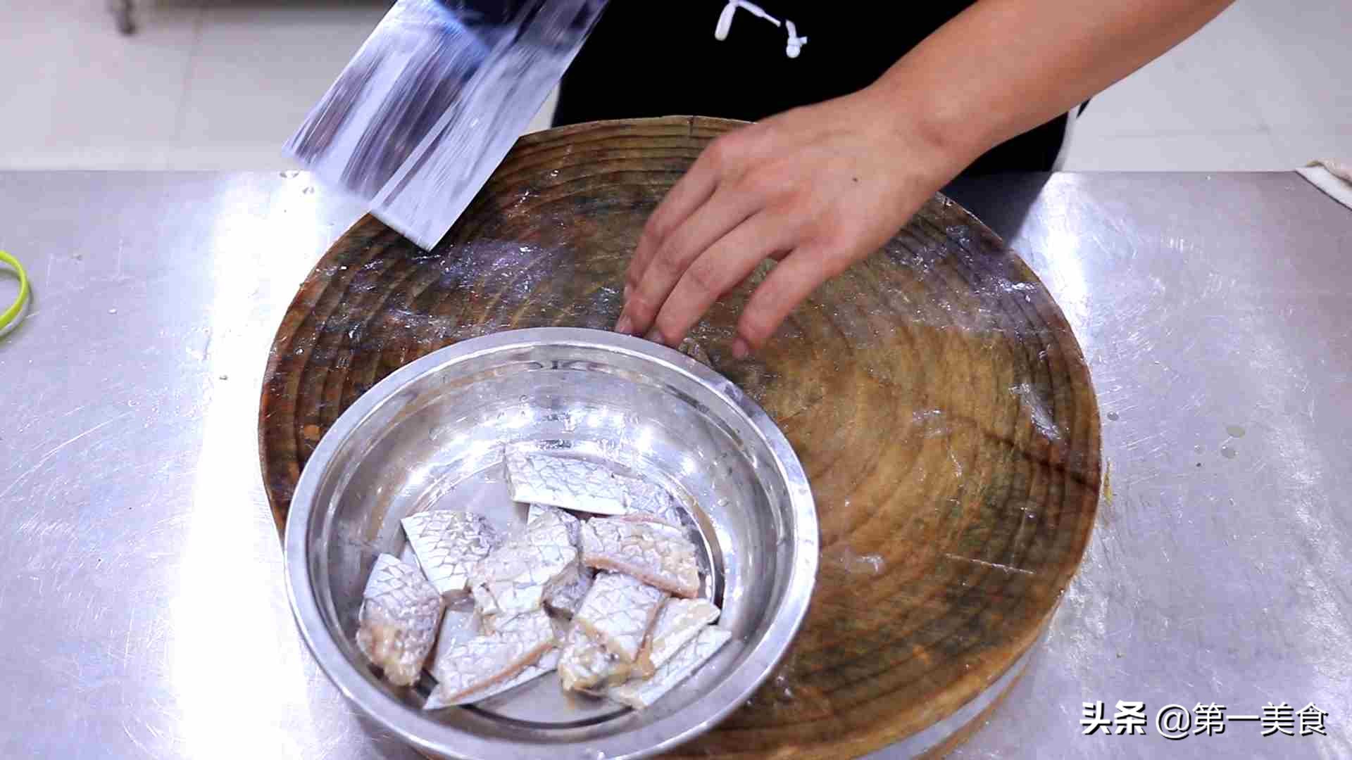 厨师长告诉你带鱼怎么煎，才能焦香酥脆，不沾连不糊底不回潮