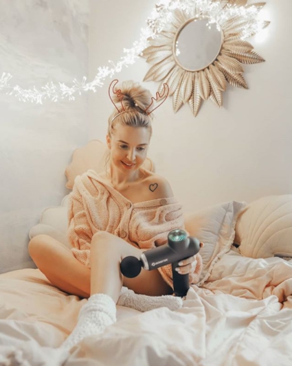 现象级火爆单品！国货Booster出海热销，占领筋膜枪市场半壁江山