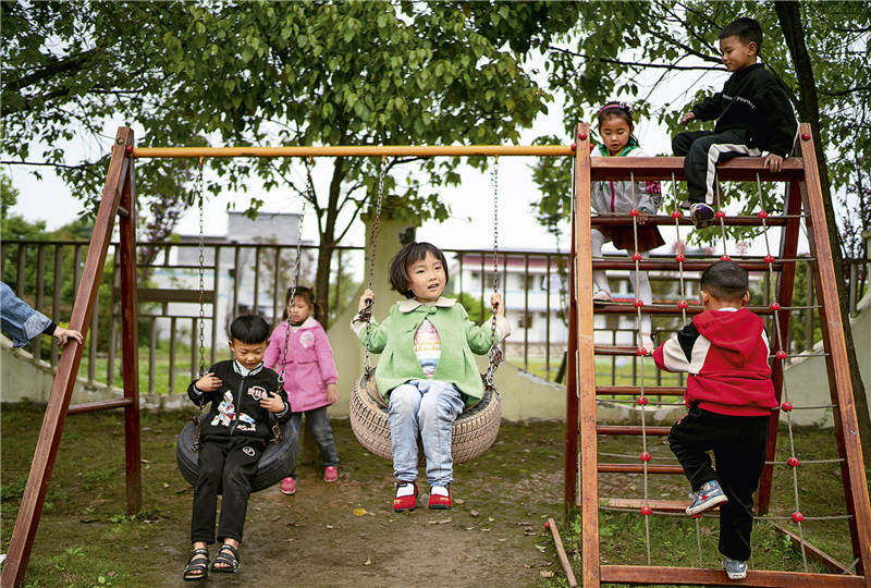 “城乡孩子的差距，可能比10年前还要大”，如何实现贫困地区教育公平？