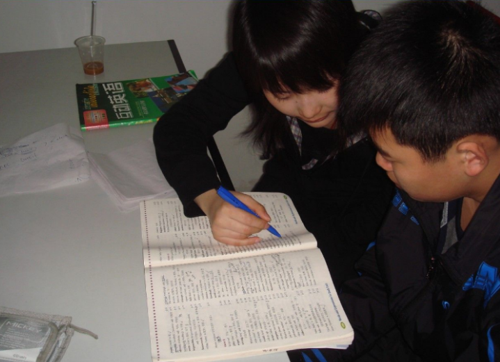 培训机构被叫停，新东方成第1个转型成功的机构，新增课程吸引人