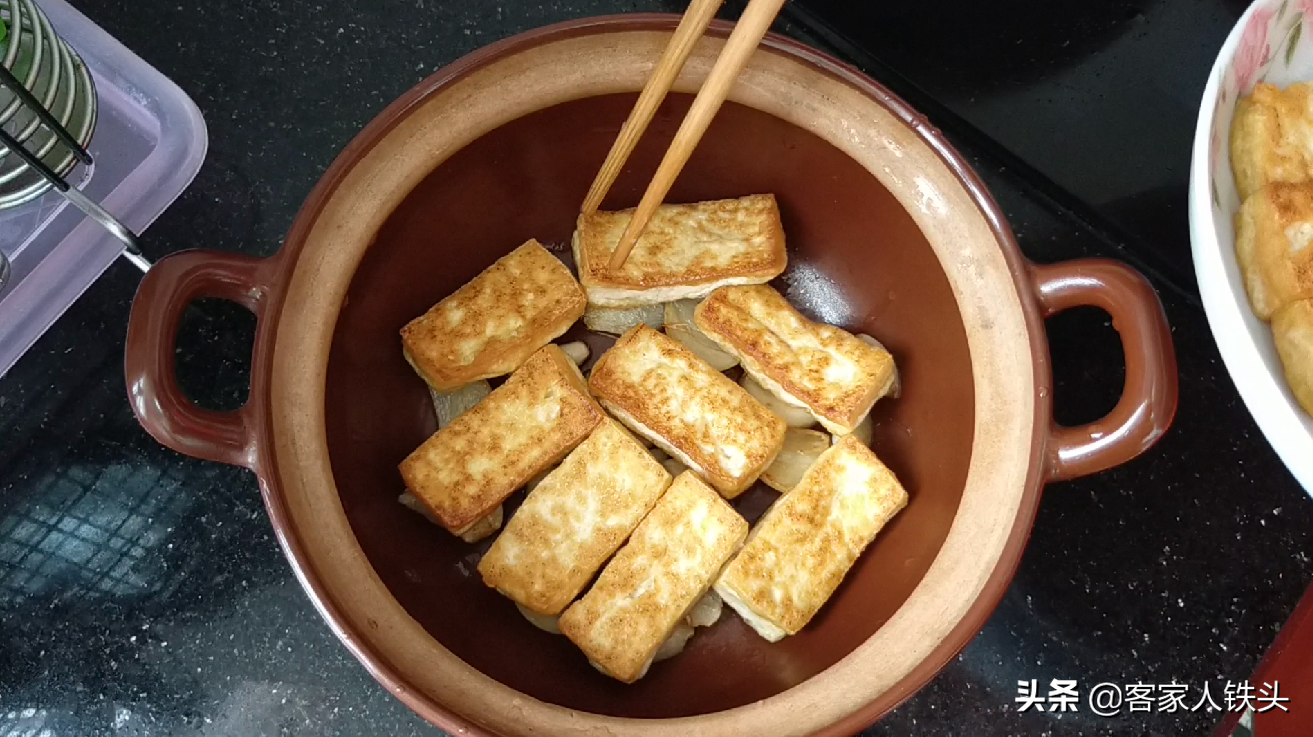 逢年过节待客，教你客家一锅豆腐鱼肉煲，鲜嫩美味，好吃不油腻