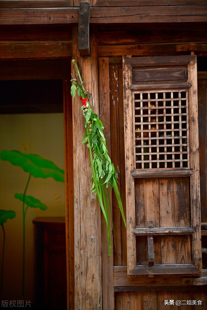 端午节插艾草的寓意(端午挂艾草,讲究"1个吉时,3个注意",规矩别忘