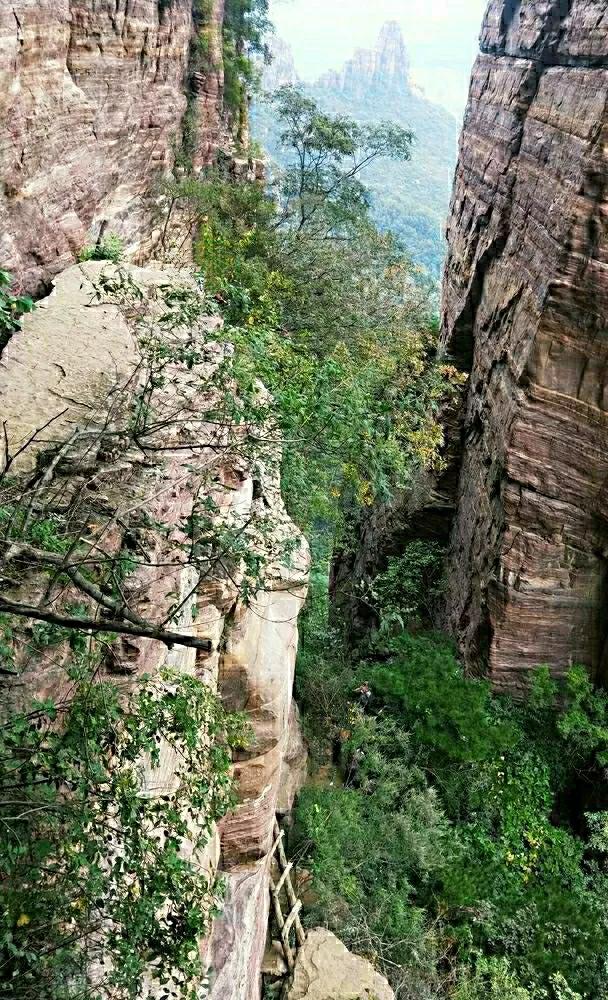 南太行这几个废弃挂壁路，个个风景如画还免费