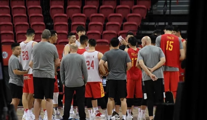 为什么中国男篮打nba(中国男篮为什么可以参加NBA夏季联赛？参加需要缴纳多少费用)