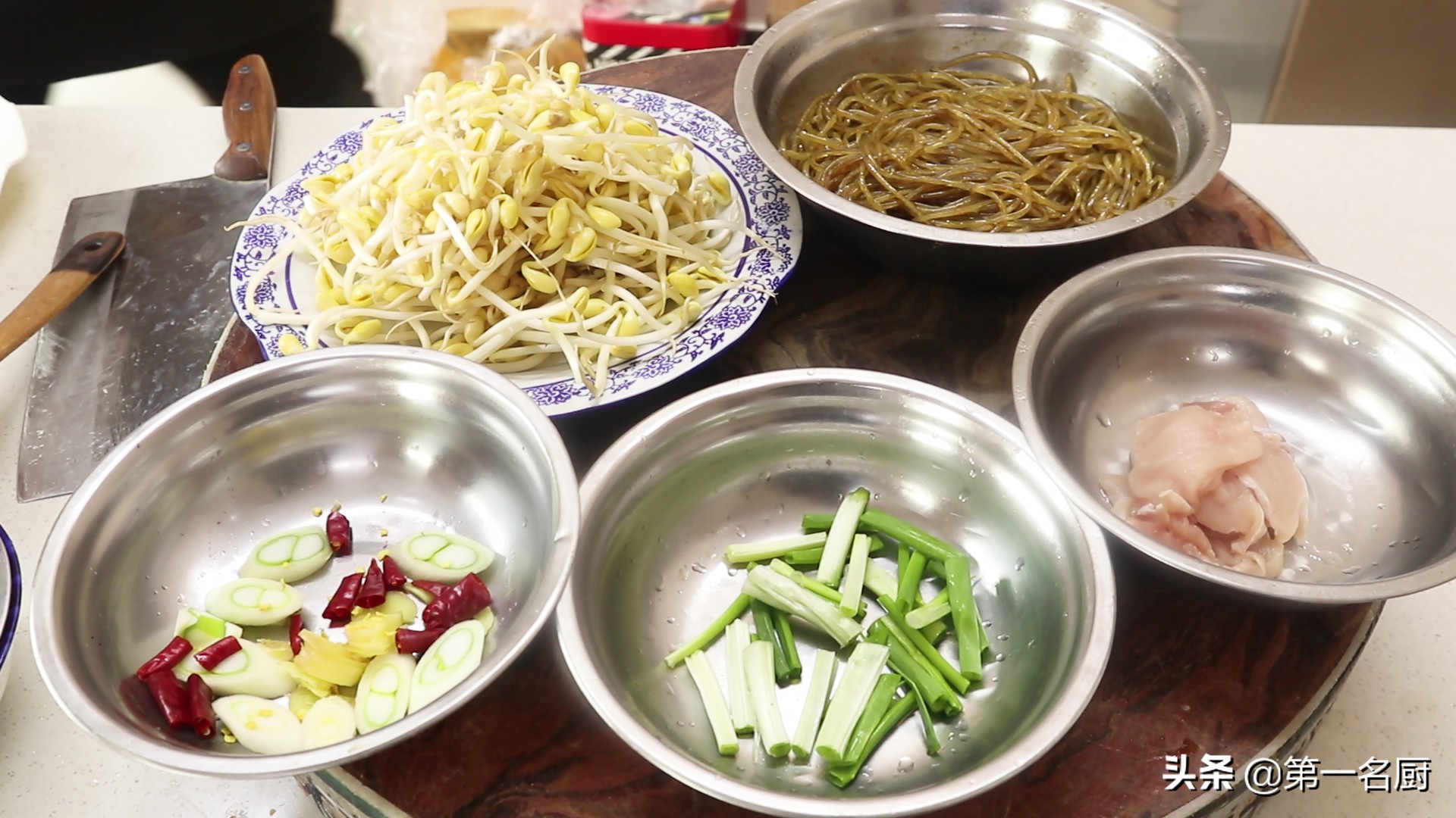 黄豆芽炒粉条,黄豆芽炒粉条的家常做法