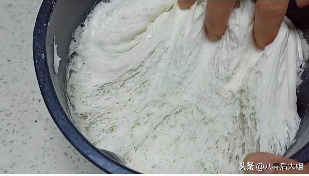咸煎饼的做法和配方（手把手教你做咸煎饼好吃还不腻）
