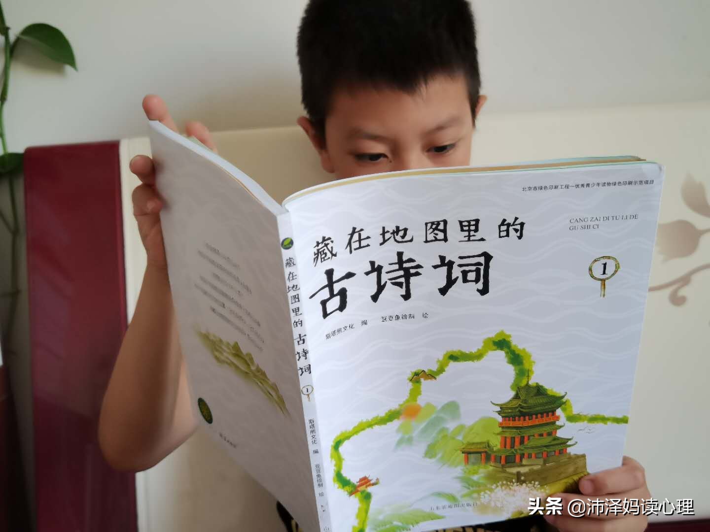 300字，4句古诗词、4个成语，难怪学霸高考语文拿146分