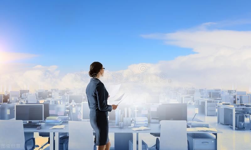 苏世民：越没钱越别着急赚钱，偷学3个“富人思维”，比苦干管用