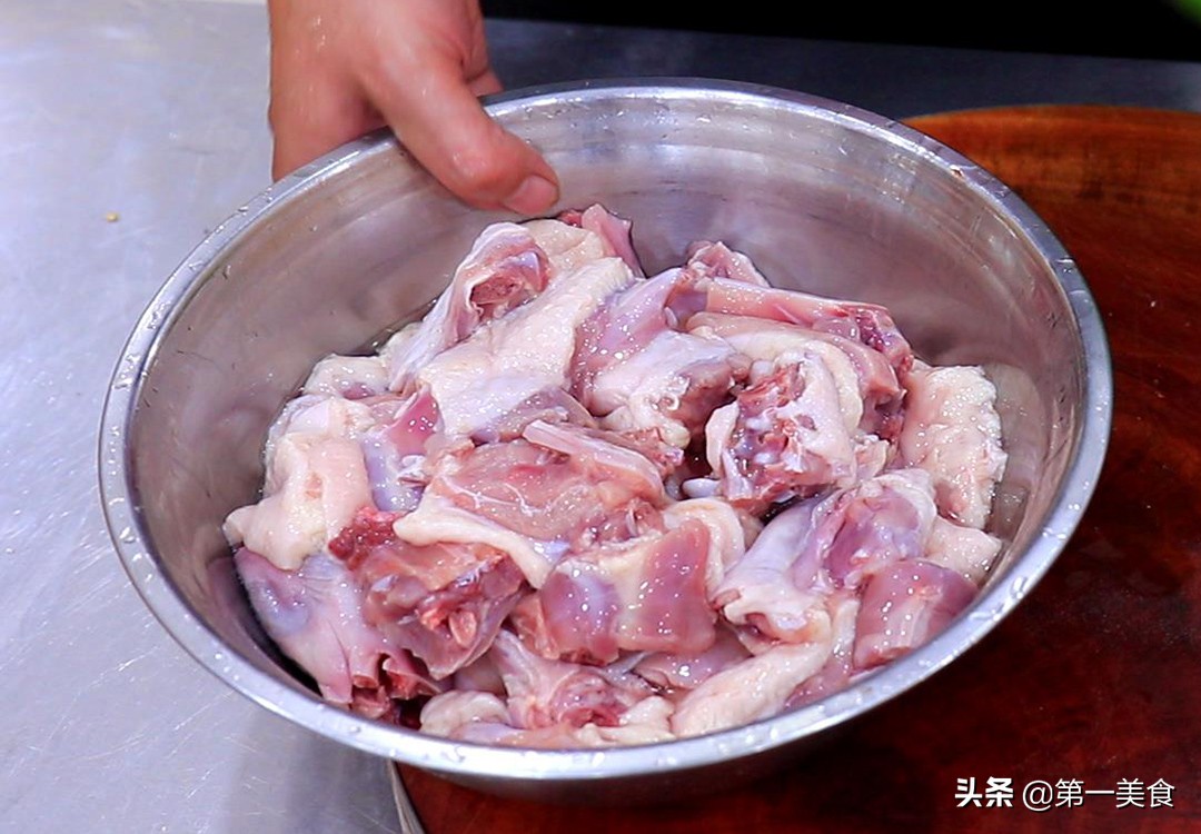图片[2]-【陈皮焖鸭】做法步骤图 厨师长分享陈皮焖鸭特色做法 鲜嫩入-起舞食谱网