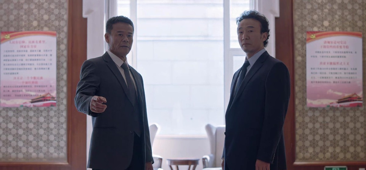 《人民的名义》好评如潮，姊妹篇《突围》为何骂声不断？