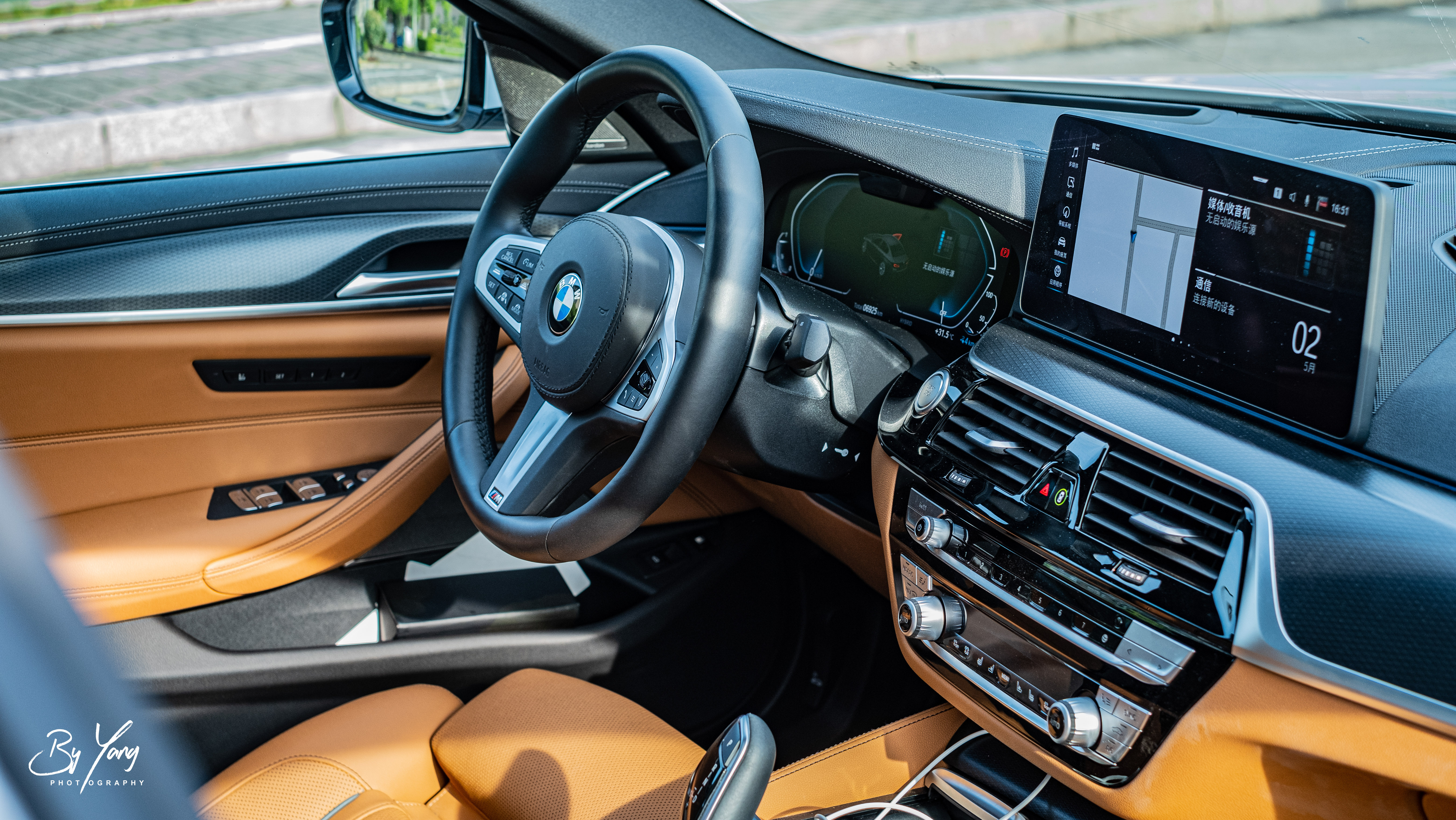 体验宝马5系535le插混版