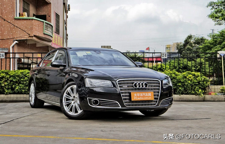 奥迪A8L 6.3L W12版实拍，别在它面前说霸气，售价250万的灭霸