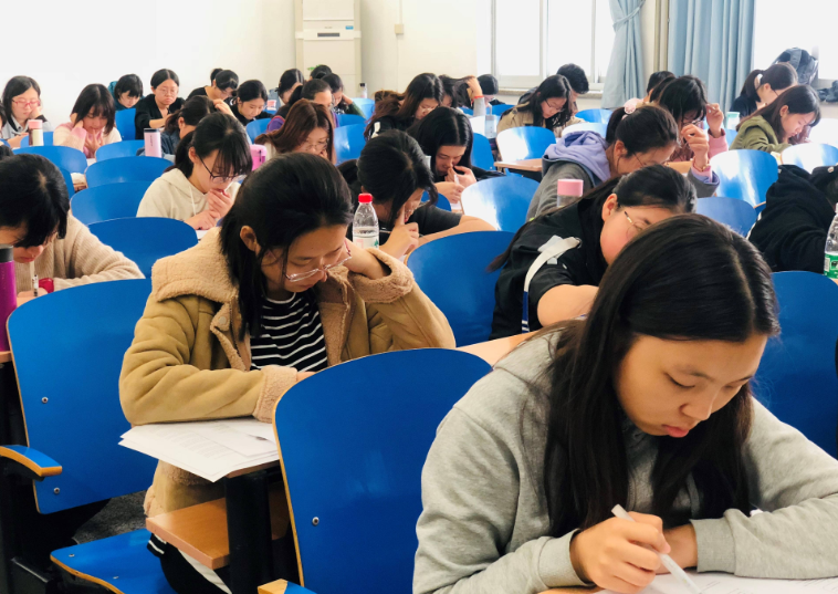如何攻克英语四六级听力，掌握这5个技巧很重要，助你轻松拿高分