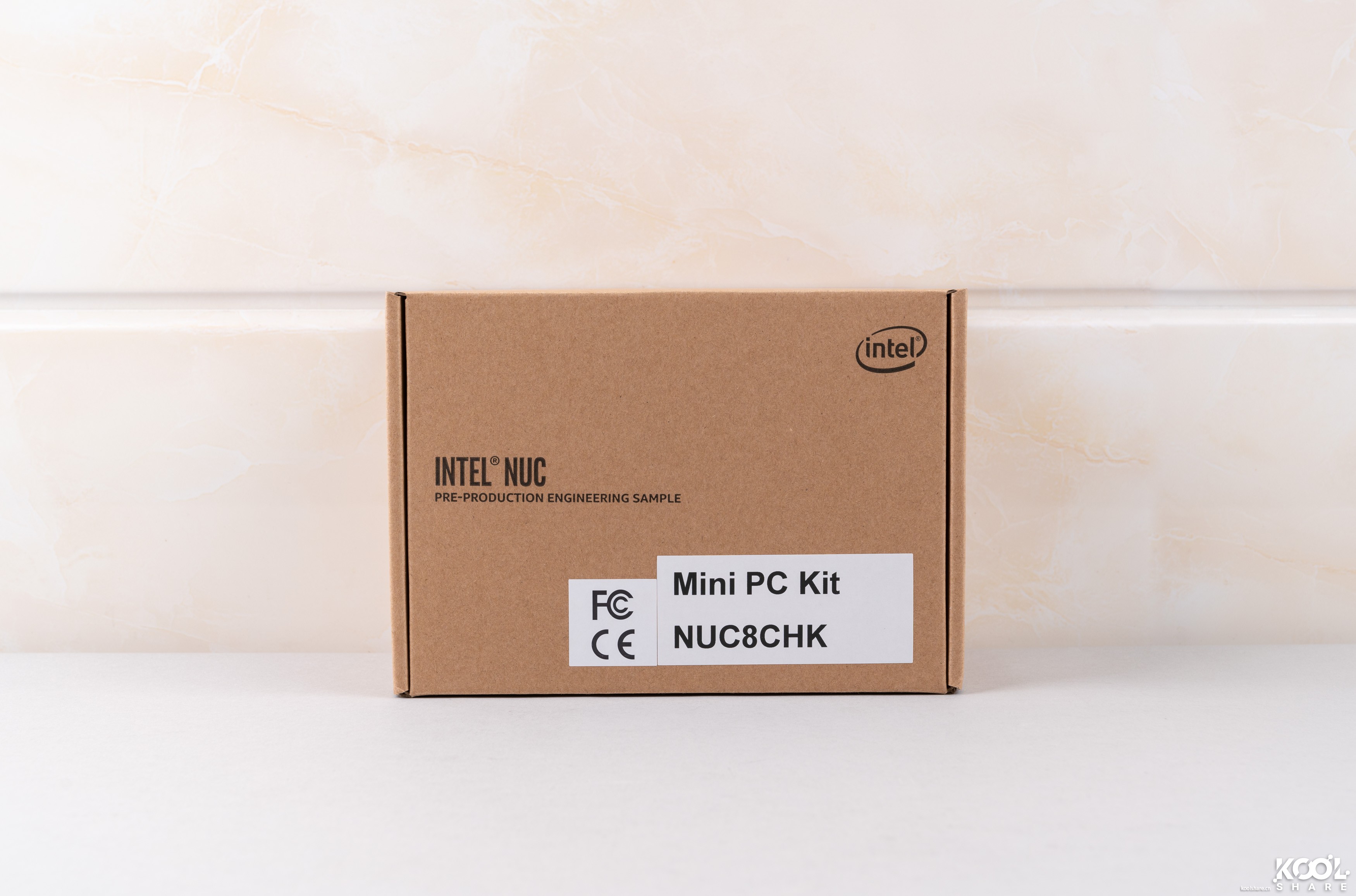 Intel NUC8CHK Chaco Canyon 开箱拆解评测