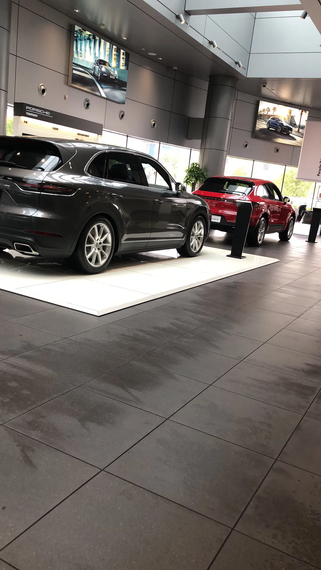 富二代渣男一般开什么豪车泡妹子,贫穷只能限制你的想象