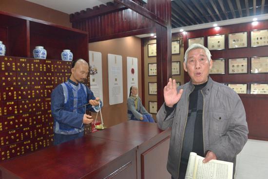 李长文一行到河南推拿职业学院调研：抓住机遇传承中医药文化精华