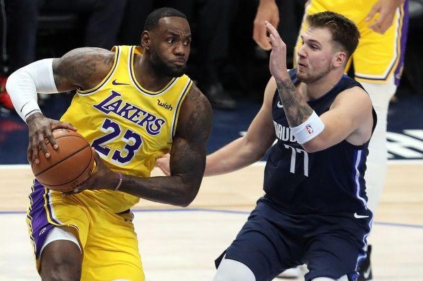 为什么微博热搜总有nba(腾讯NBA登上热搜！视频直播全被取消 想看詹姆斯都不行)