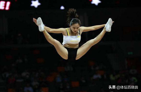 cba为什么要拉拉队(一年才挣万把块！年轻女孩为何还争当CBA啦啦队员？主要3点原因)