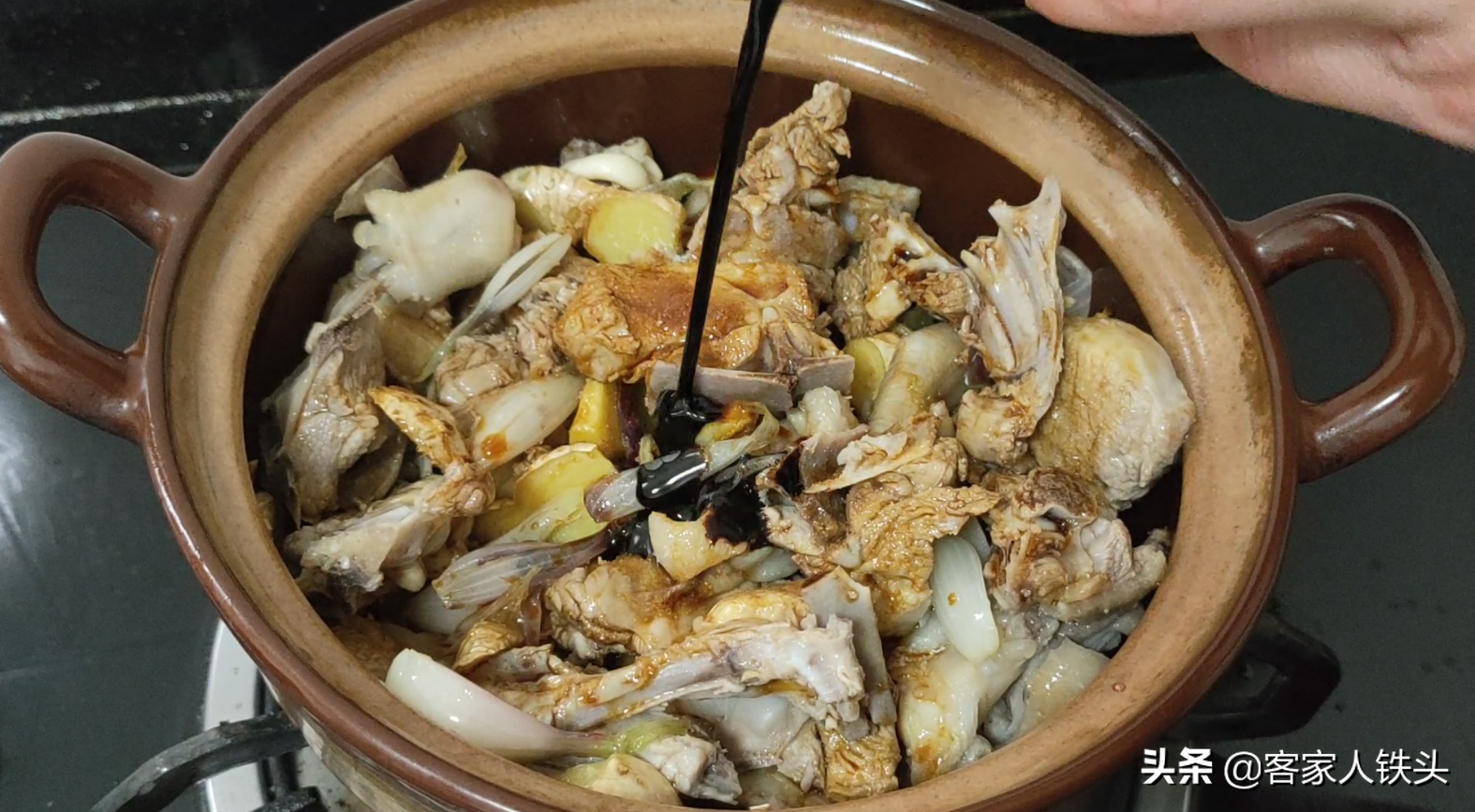 广式麻油鸭，广东人百吃不腻的一道家常菜，喷香不油腻，越吃越爱