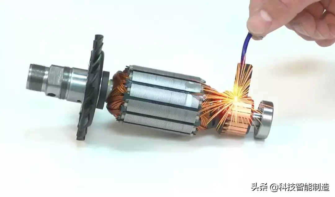 碳刷到底是什么东西，它有什么作用，碳刷人们也将它叫做电刷